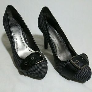 Hot Kiss plaid fabric buckle pump heels 👠